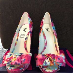 Floral pump